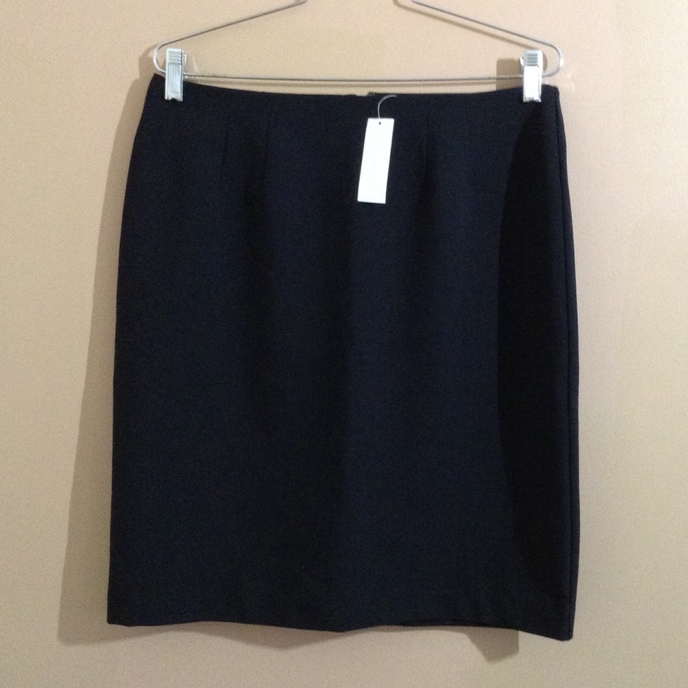 New York & Company || Woman’s black pencil skirt size 8